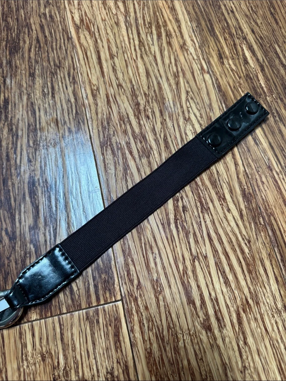 White House Black Market black white silver woven chain stretch fit belt